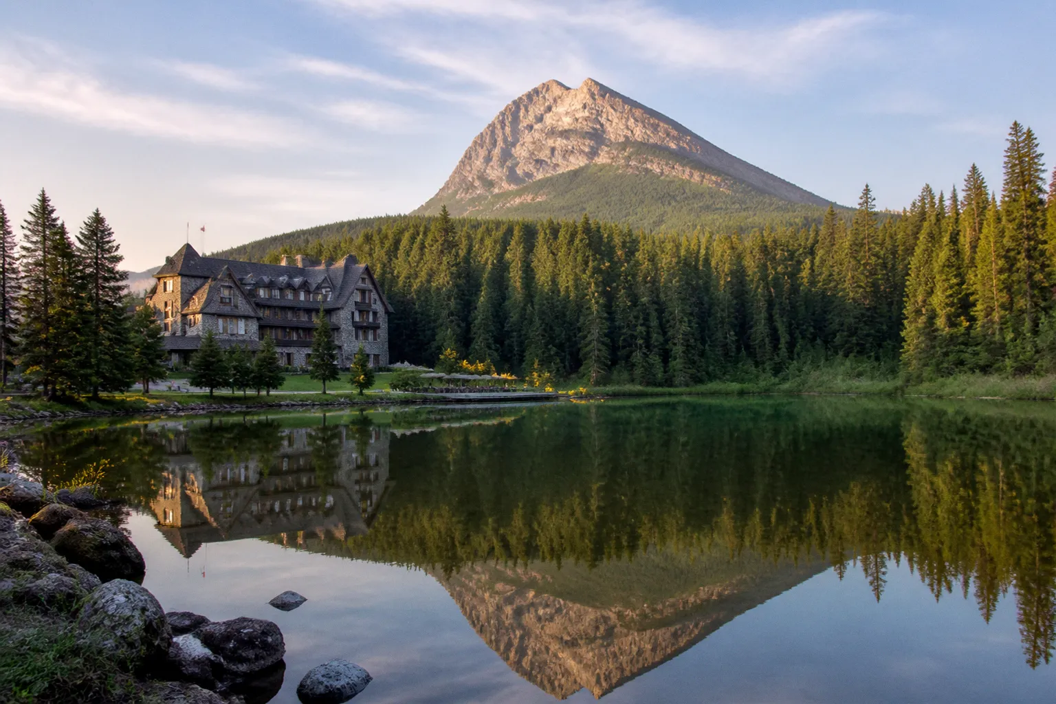 Why Luxury Hotels Must Launch Festive Marketing Campaigns in August